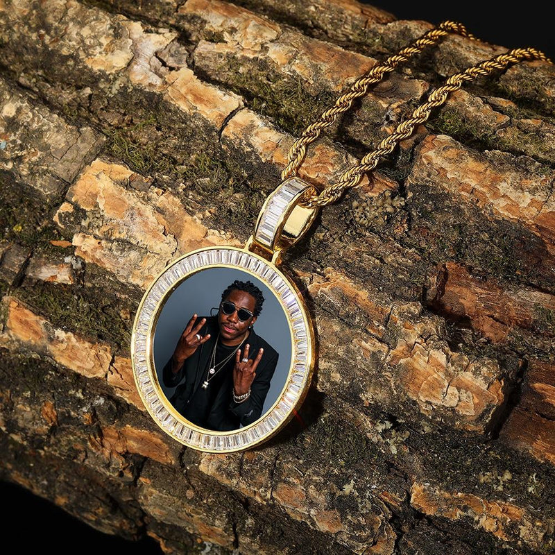 CUSTOM BAGUETTE PHOTO MEDALLION PENDANT 18K - ICECI