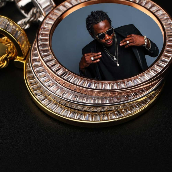 CUSTOM BAGUETTE PHOTO MEDALLION PENDANT 18K - ICECI