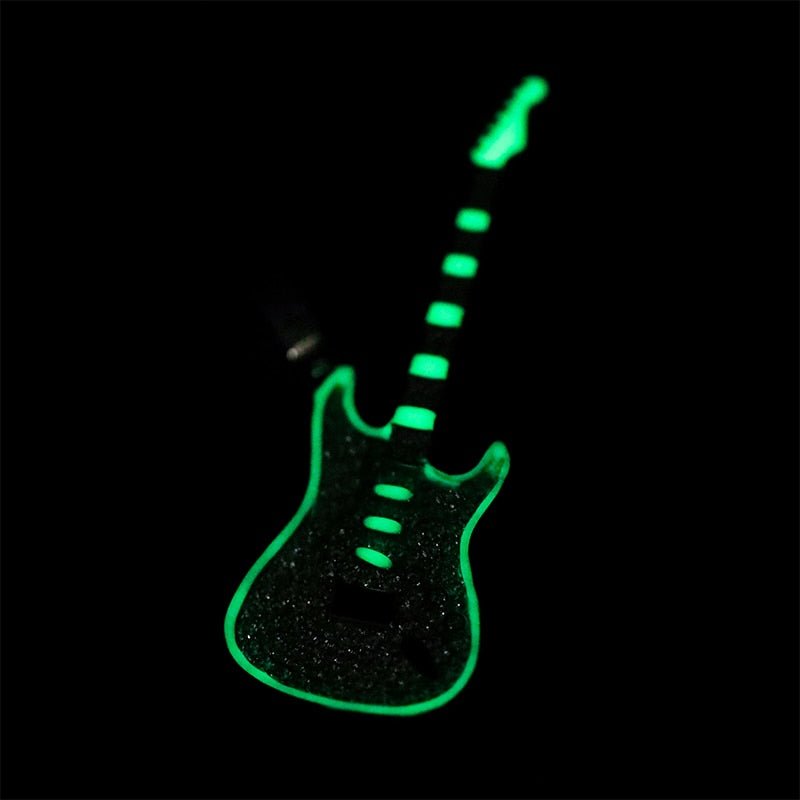 Glowing Guitar Pendant 18K x Moissanite - ICECI